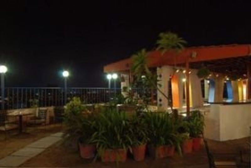 Lords Plaza Surat Hotel Exterior foto