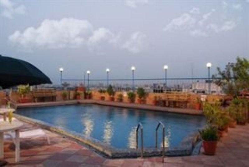 Lords Plaza Surat Hotel Exterior foto